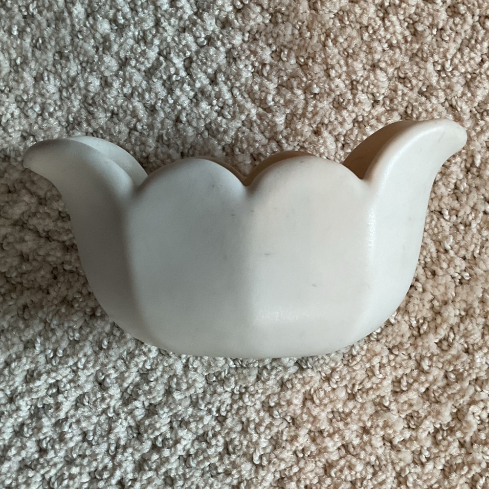 Vintage Van Briggle matte tulip vase bowl pot with scalloped edge